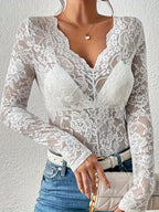 Koronkowy top z dekoltem w serek