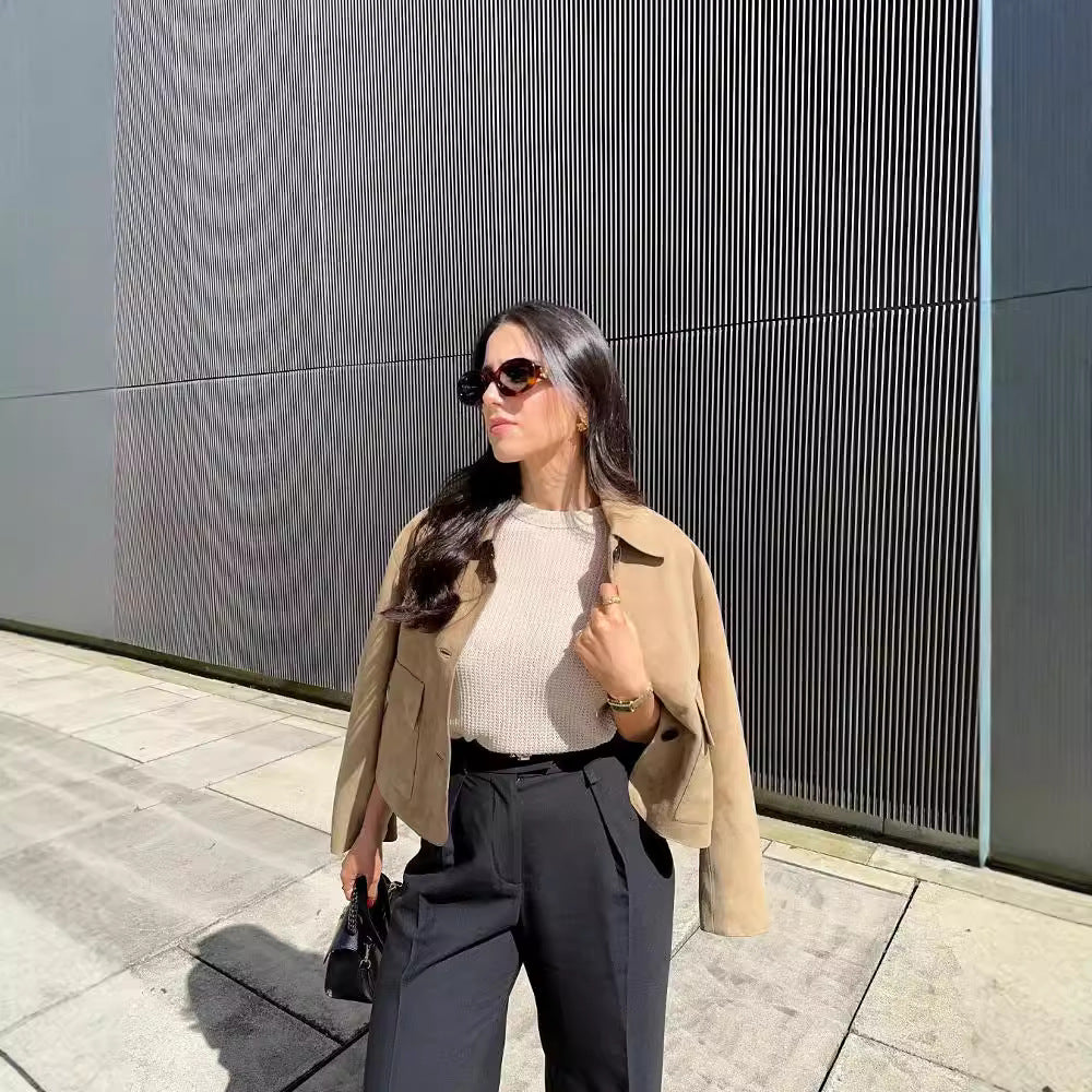 Minimalistyczna Krótka Kurtka