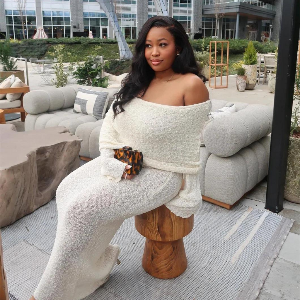 Elegancka maxi sukienka dzianinowa z odkrytymi ramionami