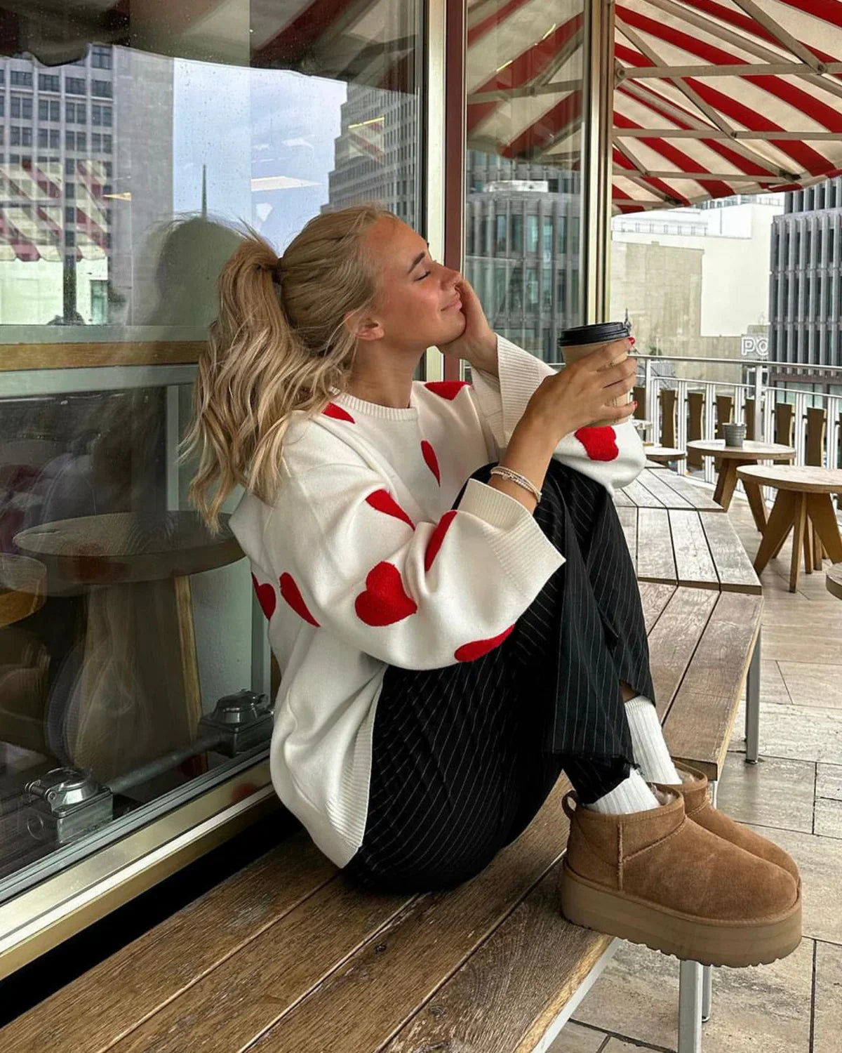 Oversize Sweter z Wzorem Serc