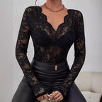 Koronkowy top z dekoltem w serek