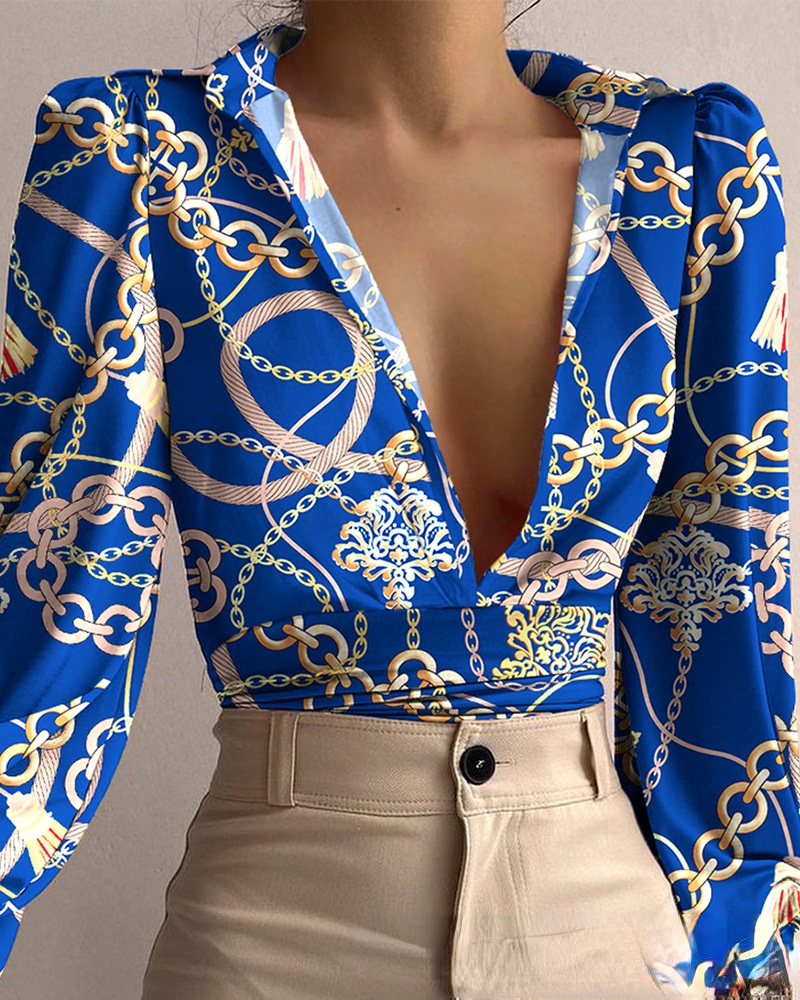 Bluzka z satynowej koronki z dekoltem w serek