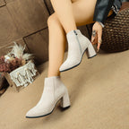 Eleganckie Botki na Słupku z Zamkiem