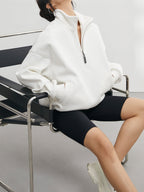 Minimalistyczny Sweter z Połową Zippu o Nowoczesnym Kroju