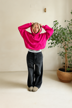 Minimalistyczna bluza z subtelnym logo