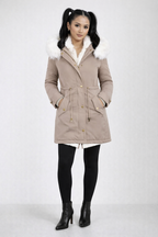 Kolekcja Zimowa – Luksusowa Parka z Sztucznym Futrem