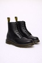 Ikoniczne Botki Sznurowane z Męską Elegancją