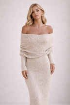 Elegancka Maxi Sukienka z Odkrytymi Ramionami