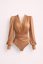 Bluzka z satynowej koronki z dekoltem w serek