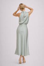 Elegancka – Miękka i Oddychająca – Midi Sukienka