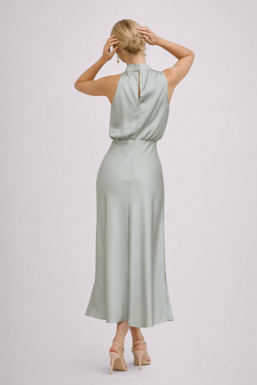 Elegancka – Miękka i Oddychająca – Midi Sukienka