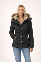 Pikowana kurtka zimowa z futrem syntetycznym