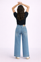 Jeansy z wysokim stanem i szerokimi nogawkami