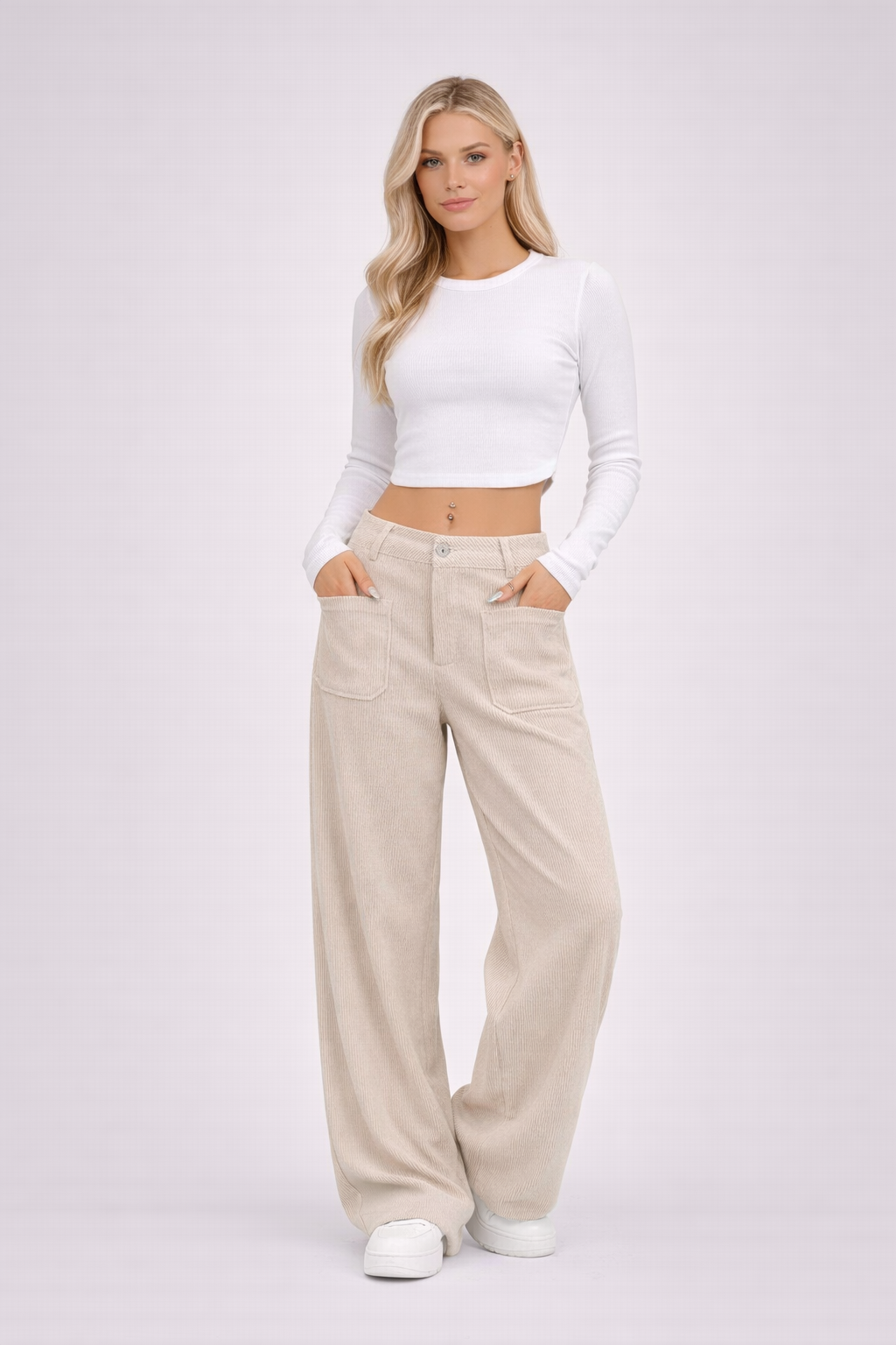 Spodnie z wysokim stanem i szerokimi nogawkami