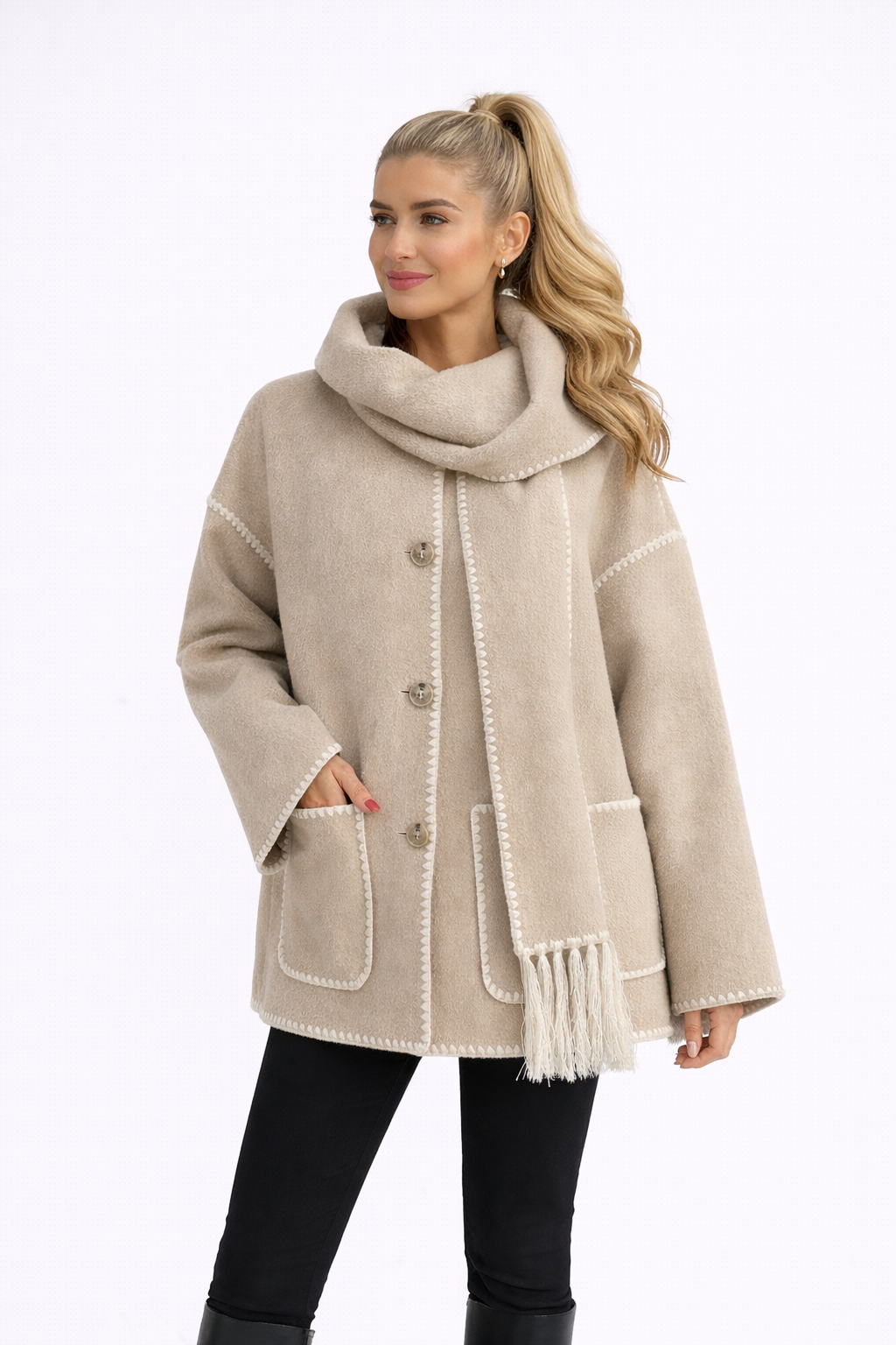 Kurtka z kapturem z wykończeniem Statement