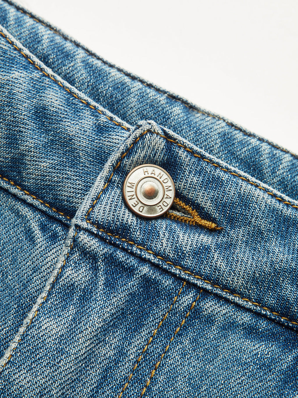 Jeansy z wysokim stanem i szerokimi nogawkami