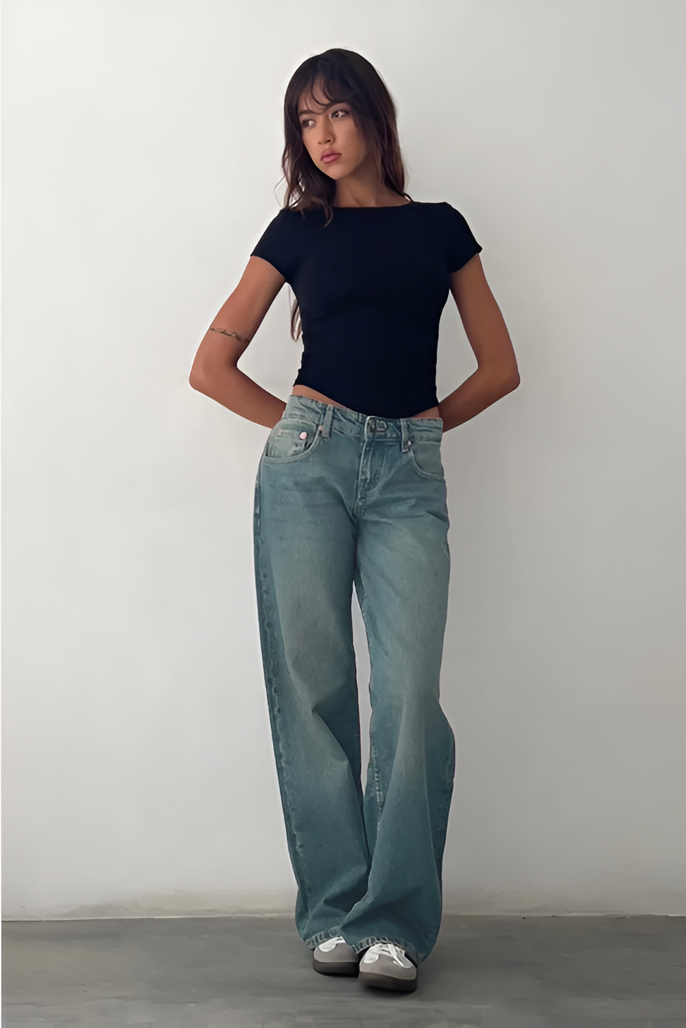 Women's Low Rise Wide Leg Full Length Jeans