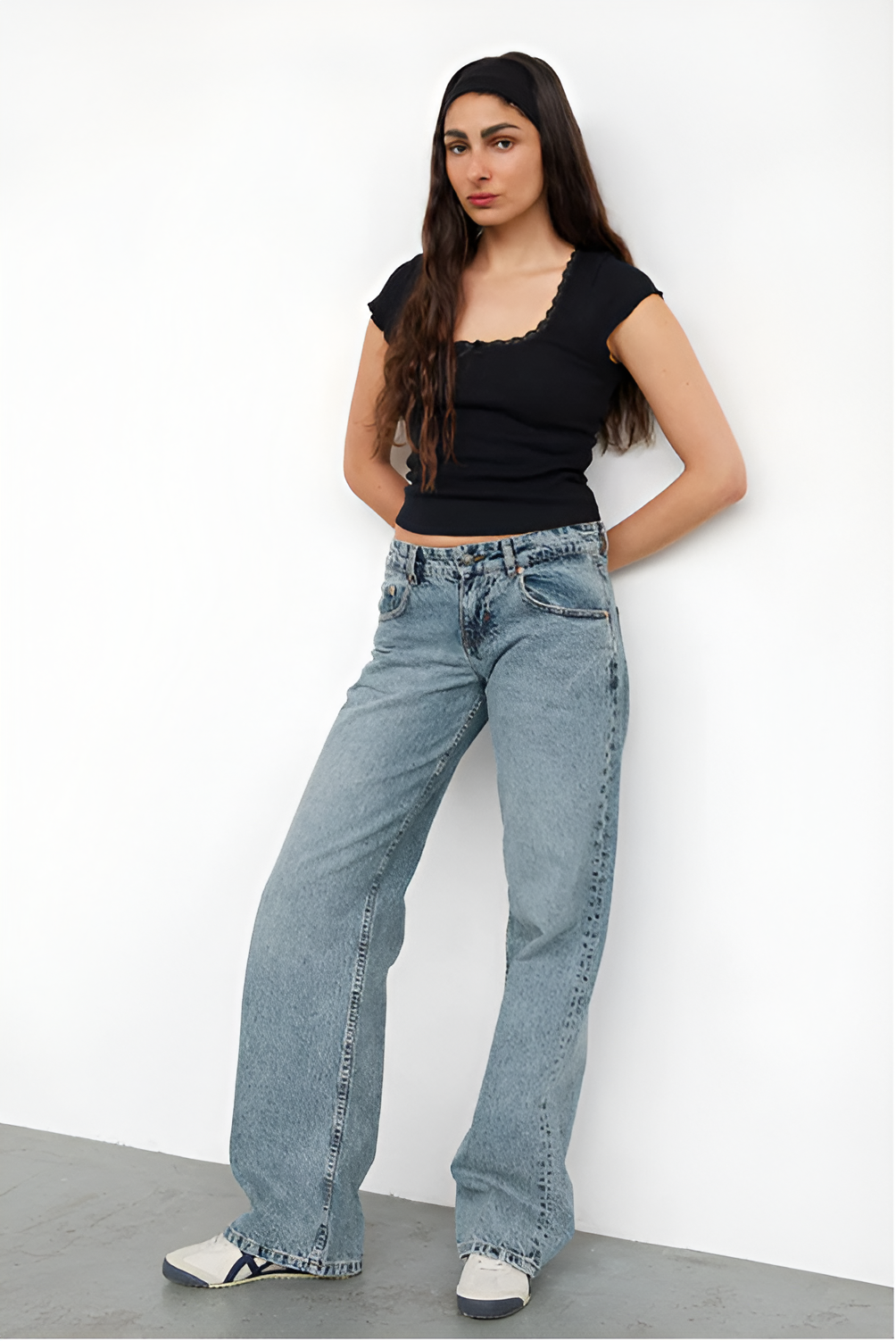 Women's Low Rise Wide Leg Full Length Jeans