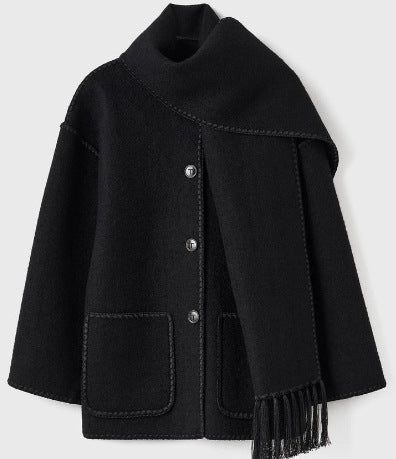 Kurtka z kapturem z wykończeniem Statement