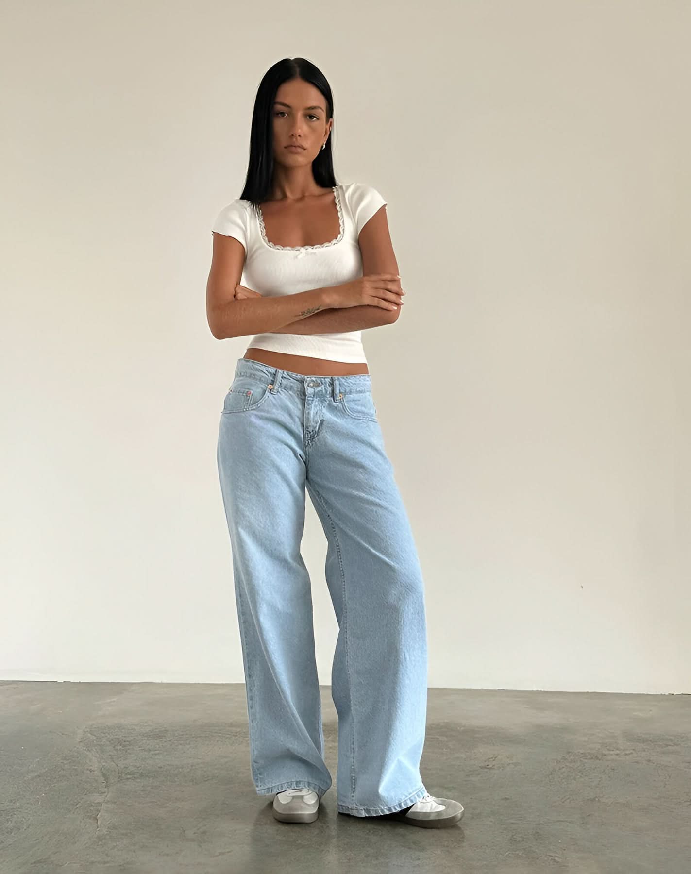 Women's Low Rise Wide Leg Full Length Jeans