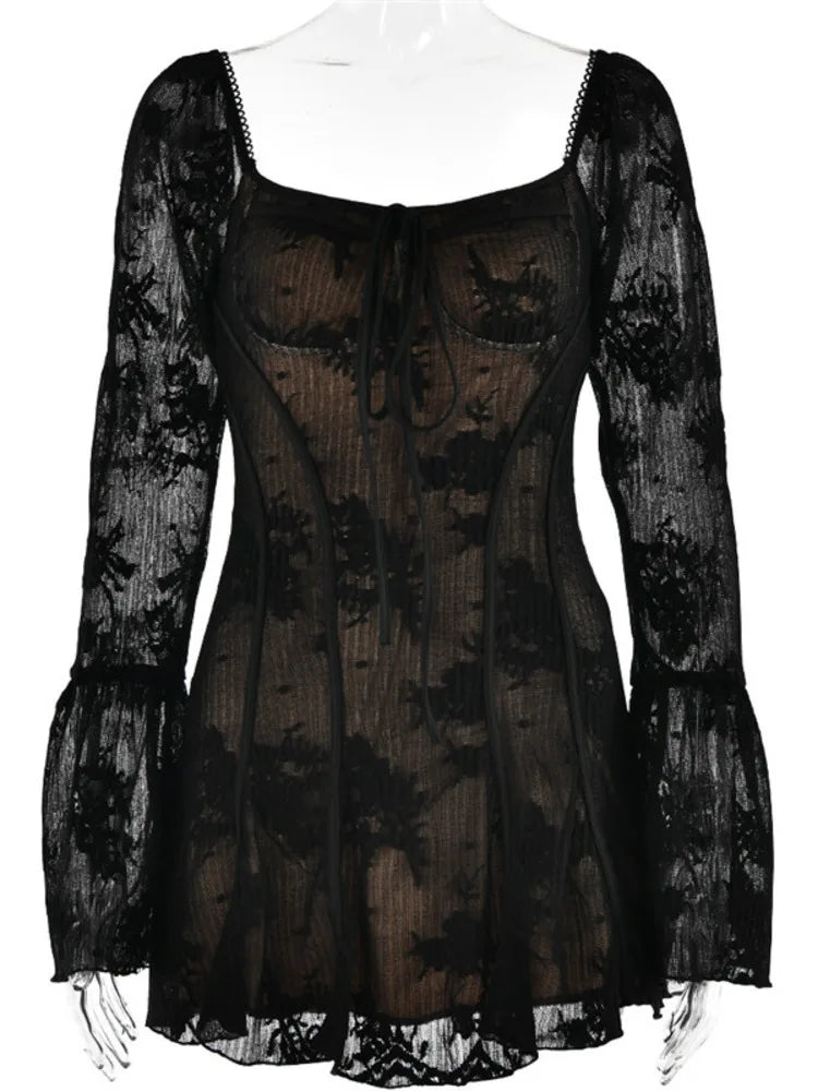 Wyrafinowana Suknia Koronkowa z Gorsetem