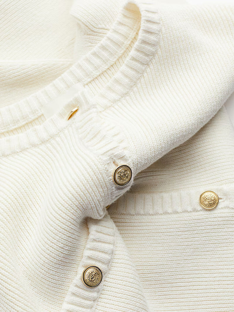 Dzianinowa sukienka z guzikami