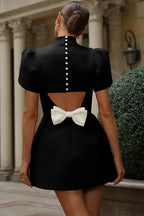 Minimalistyczna Sukienka Mini z Bufiastymi Rękawami