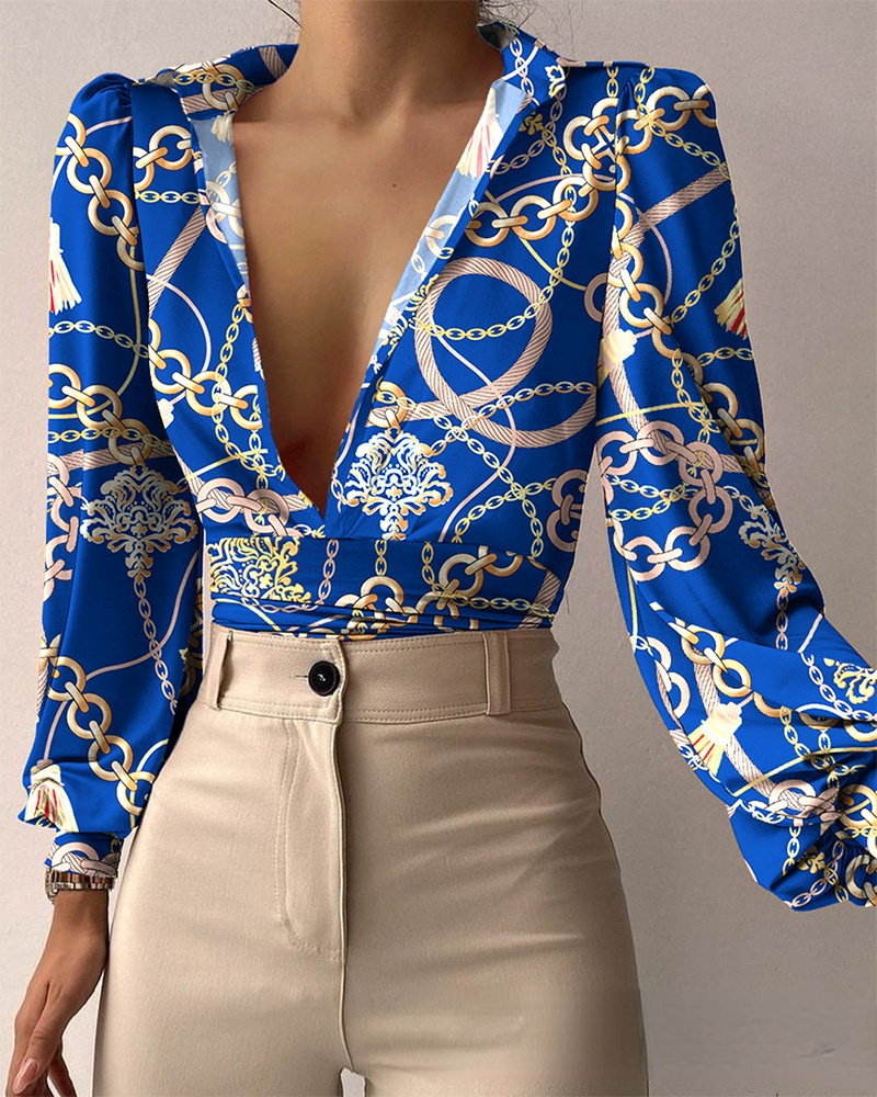 Bluzka z satynowej koronki z dekoltem w serek