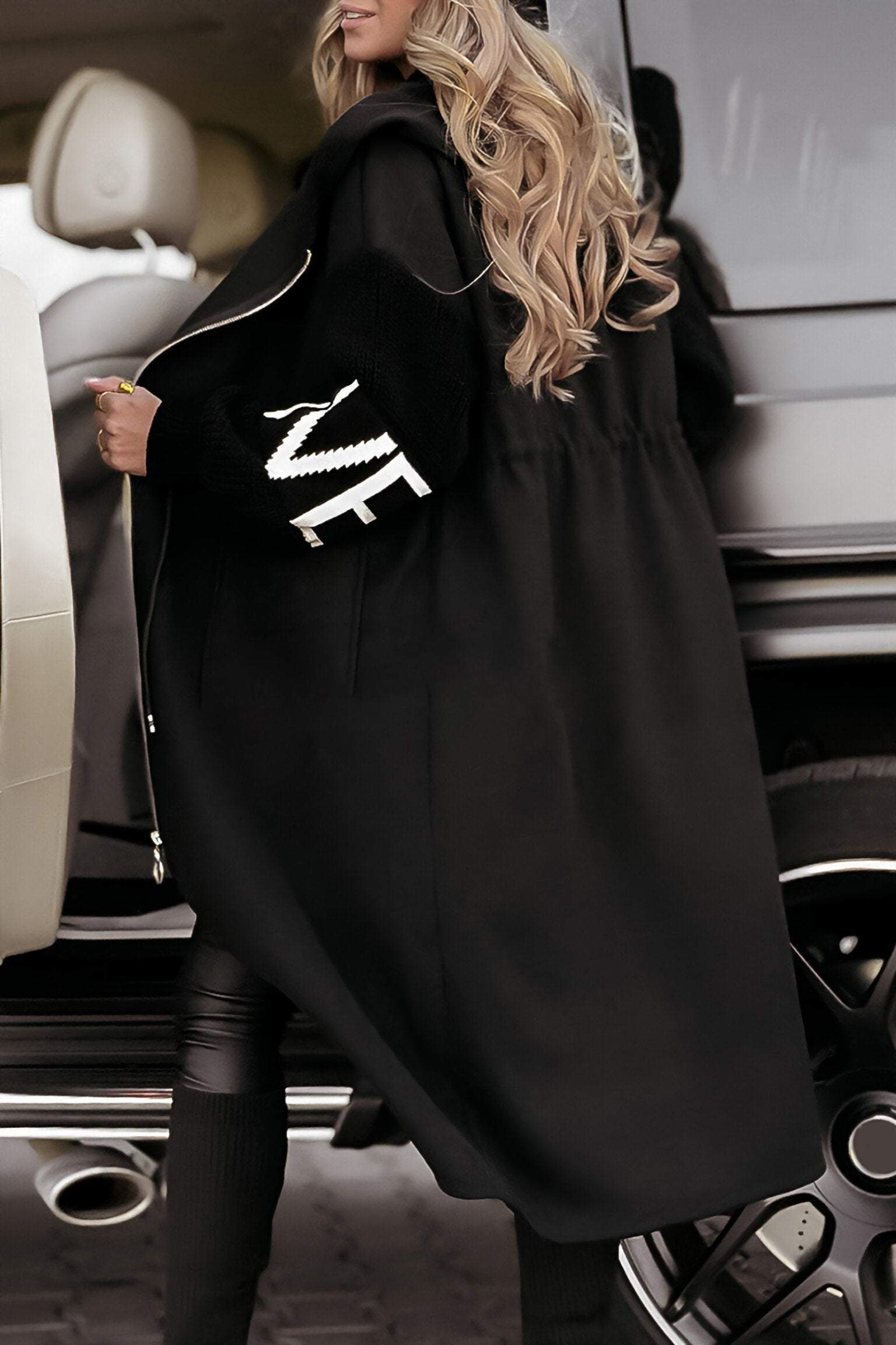 Luksusowa Długa Kurtka z Dzianinowymi Rękawami