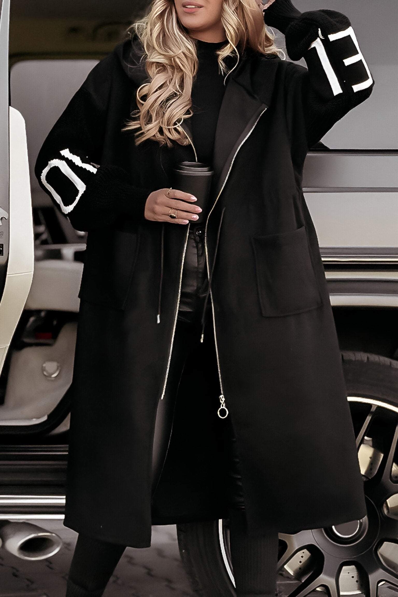 Luksusowa Długa Kurtka z Dzianinowymi Rękawami